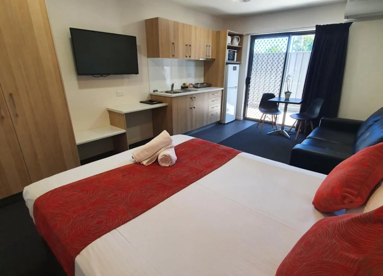 Abode37 Motel Emerald 4*,