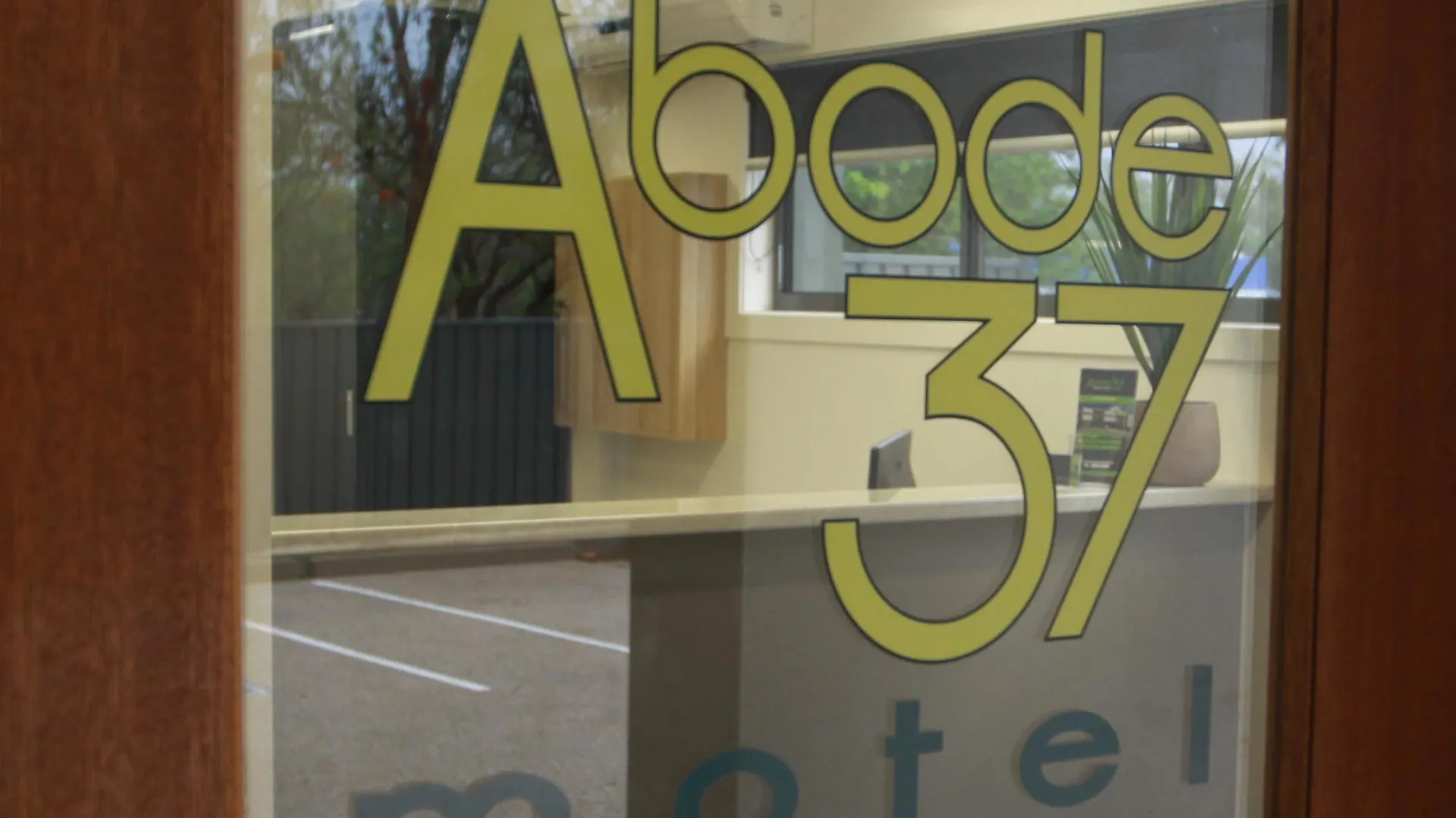 Abode37 Motel Emerald