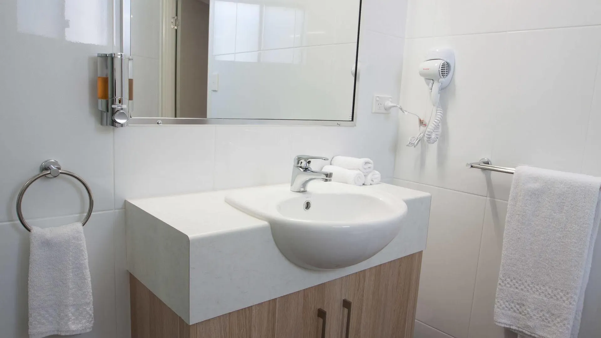 Abode37 Motel Emerald