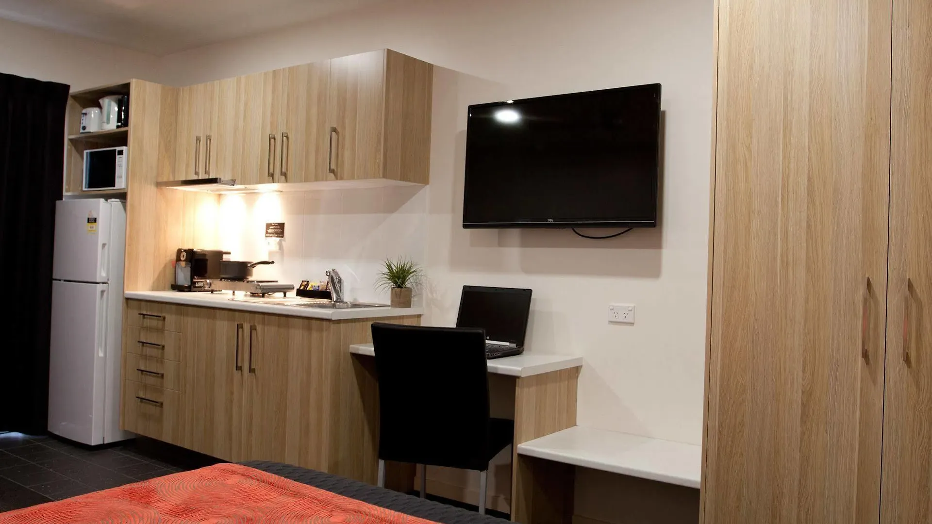 Abode37 Motel Emerald