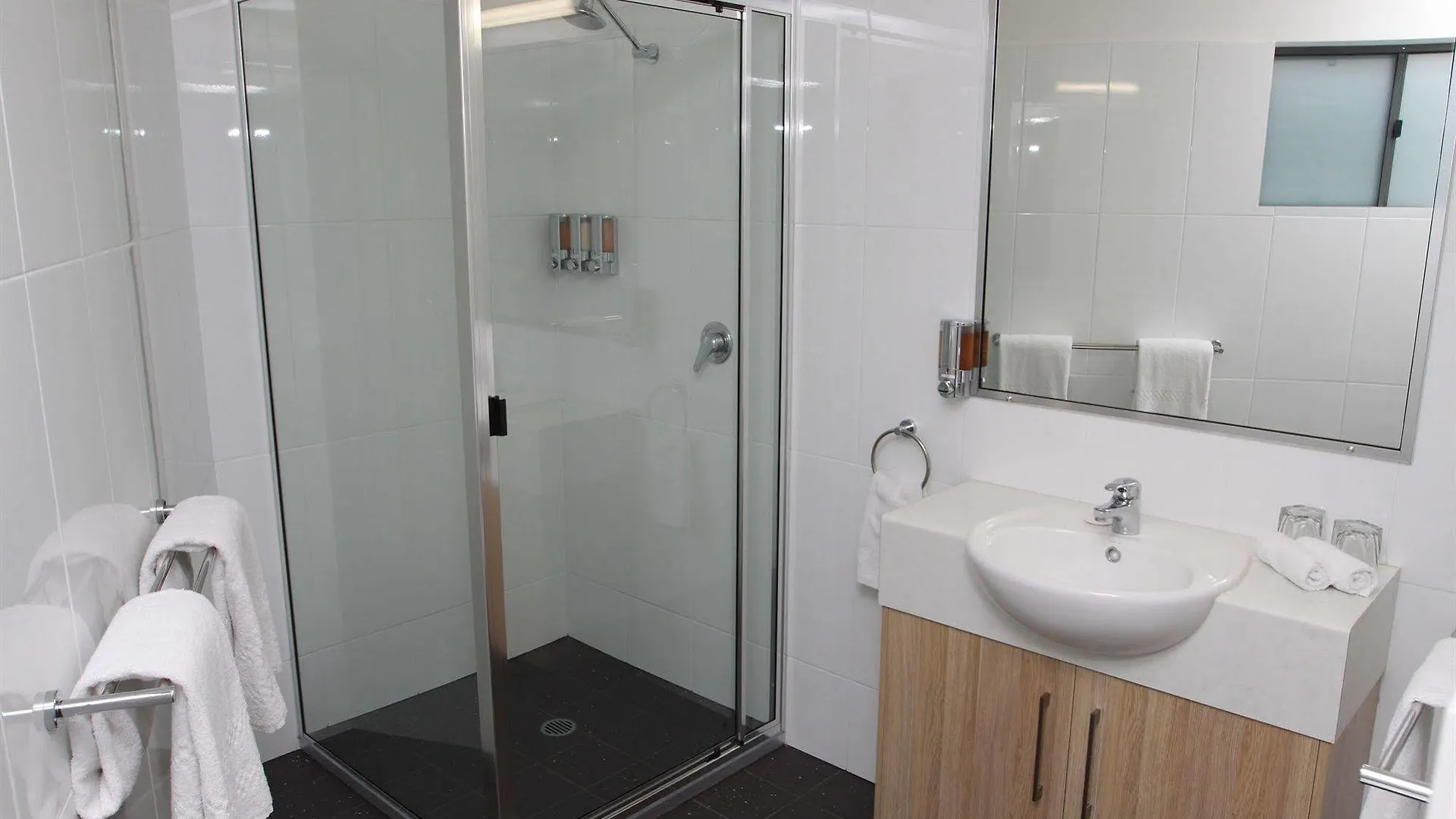 Abode37 Motel Emerald
